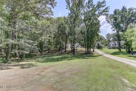 2284 N Fogg Rd, Nesbit, MS 38651 photo 2