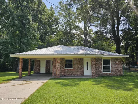 847 Herrin Dr, Picayune, MS 39466