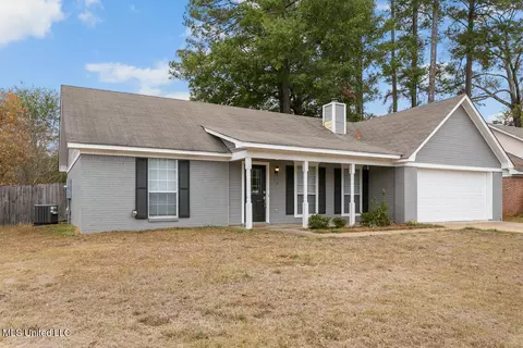 Exterior - 116 Holmar Dr, Brandon, MS 39047 photo 2 of 5