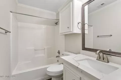 Bath - 116 Holmar Dr, Brandon, MS 39047 photo 3 of 3