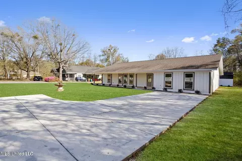 16341 Orange Grove Rd, Gulfport, MS 39503