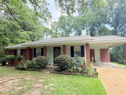 752 Scenic Dr, Grenada, MS 38901 photo 1