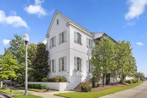 104 Harper St, Ridgeland, MS 39157
