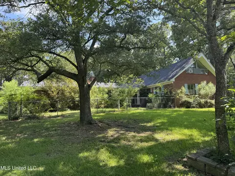 1758 Florence Byram Rd, Florence, MS 39073