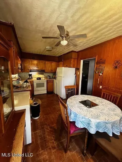 768 Becky St, Grenada, MS 38901 photo 4