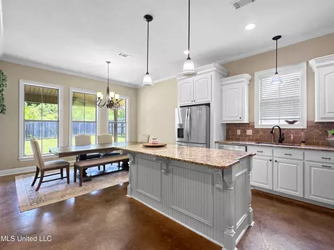 Kitchen - 173 Copper Ridge Ln, Florence, MS 39073 photo 2 of 2