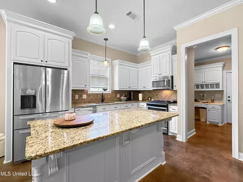 Kitchen - 173 Copper Ridge Ln, Florence, MS 39073 photo 1 of 2