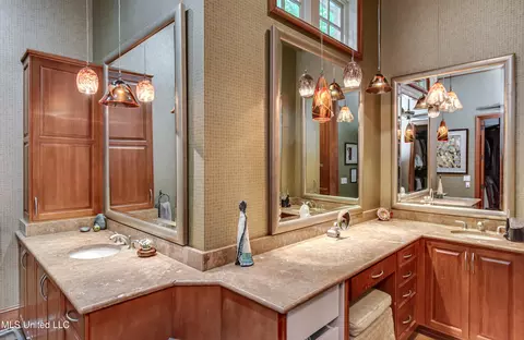 Bath - 20 Waterstone Pl, Jackson, MS 39211 photo 2 of 10