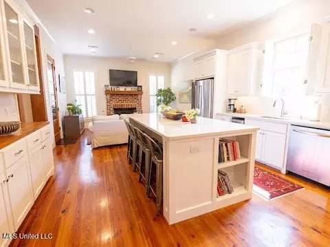 Kitchen - 152 Grayhawk Dr, Madison, MS 39110 photo 4 of 5