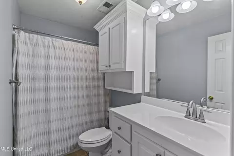 Bath - 128 Hunters Row, Madison, MS 39110 photo 4 of 4