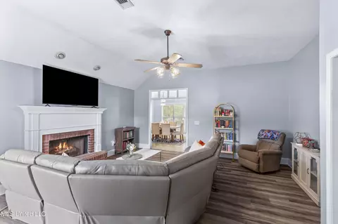 Living - 128 Hunters Row, Madison, MS 39110 photo 1 of 1