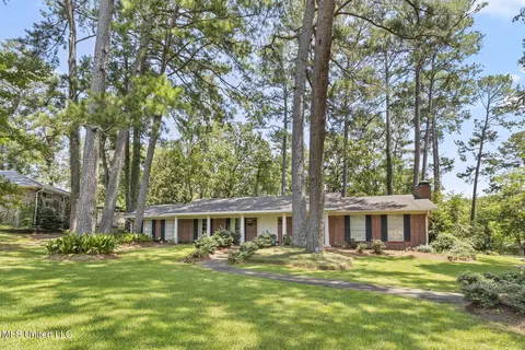 Exterior - 4606 Nottingham Rd, Jackson, MS 39211 photo 2 of 7