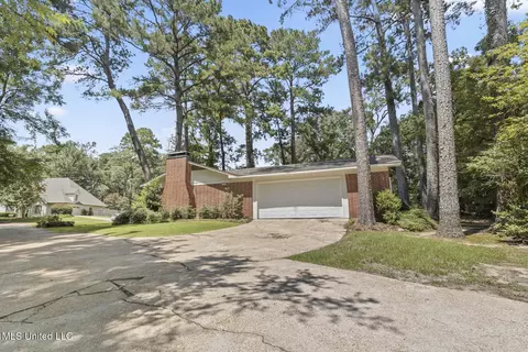 Exterior - 4606 Nottingham Rd, Jackson, MS 39211 photo 6 of 7