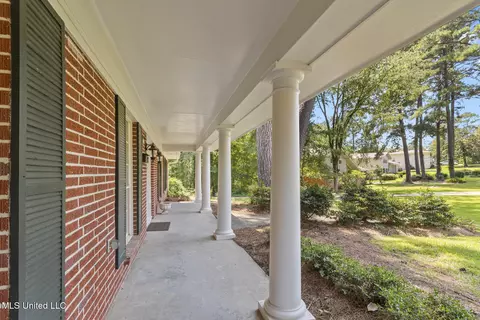 Exterior - 4606 Nottingham Rd, Jackson, MS 39211 photo 3 of 7