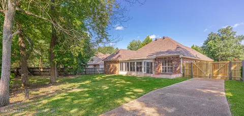 5817 Lake Trace Cir, Jackson, MS 39211 photo 5