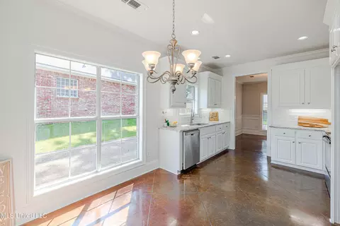 5817 Lake Trace Cir, Jackson, MS 39211 photo 17