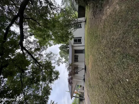 9468 Pigeon Roost Rd, Olive Branch, MS 38654