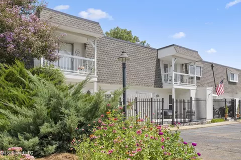 550 Post Rd #602, Ridgeland, MS 39157