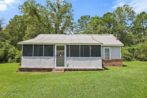 661 Zion Hill Rd, Mendenhall, MS 39114