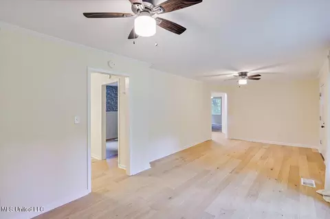 Living - 105 Mcree Dr, Clinton, MS 39056 photo 5 of 6