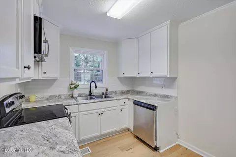 Kitchen - 105 Mcree Dr, Clinton, MS 39056 photo 2 of 3