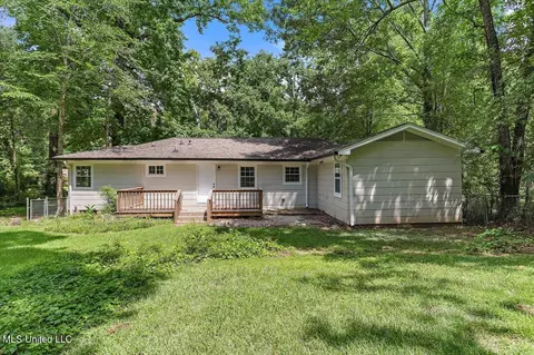 Exterior - 105 Mcree Dr, Clinton, MS 39056 photo 6 of 7