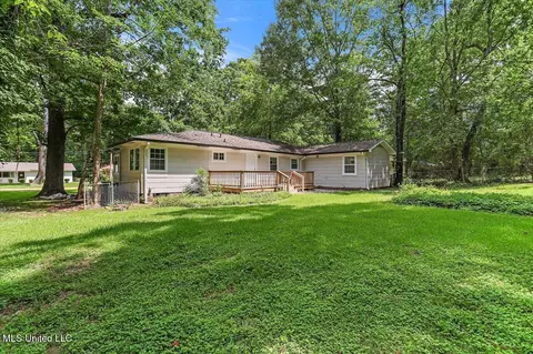 Exterior - 105 Mcree Dr, Clinton, MS 39056 photo 5 of 7
