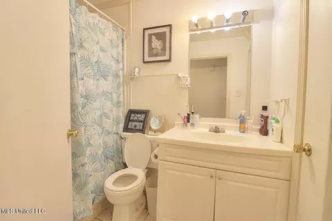 Bath - 205 Alyce Pl, Long Beach, MS 39560 photo 2 of 2