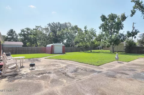 Exterior - 205 Alyce Pl, Long Beach, MS 39560 photo 2 of 2