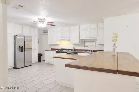 Kitchen - 205 Alyce Pl, Long Beach, MS 39560 photo 1 of 1