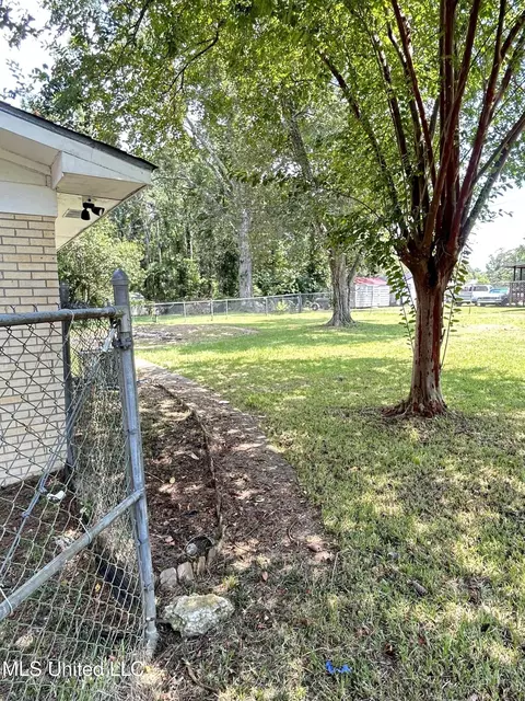 Exterior - 218 Westview Cir, Mccomb, MS 39648 photo 3 of 3