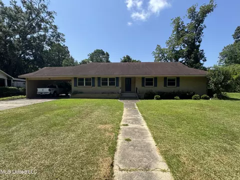 807 W Church St, Newton, MS 39345