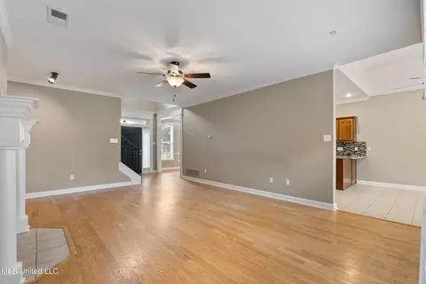 Living - 7056 Apache Dr, Olive Branch, MS 38654 photo 2 of 2