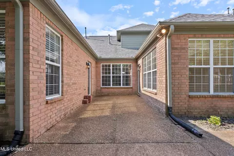 Exterior - 7056 Apache Dr, Olive Branch, MS 38654 photo 6 of 10