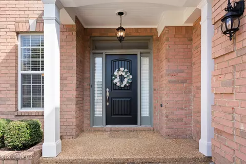 Exterior - 7056 Apache Dr, Olive Branch, MS 38654 photo 2 of 10