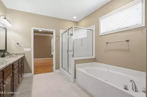 Bath - 7056 Apache Dr, Olive Branch, MS 38654 photo 1 of 3