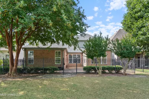 Exterior - 7056 Apache Dr, Olive Branch, MS 38654 photo 4 of 10