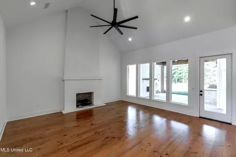 Living - 625 Big Valley Loop, Flowood, MS 39232 photo 1 of 5