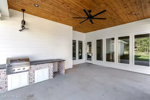 Exterior - 625 Big Valley Loop, Flowood, MS 39232 photo 6 of 11