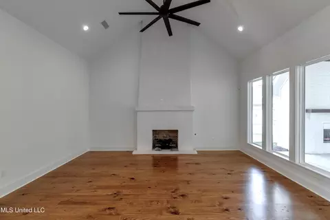 Living - 625 Big Valley Loop, Flowood, MS 39232 photo 5 of 5