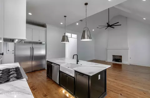 Kitchen - 625 Big Valley Loop, Flowood, MS 39232 photo 6 of 8