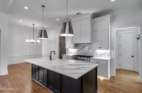Kitchen - 625 Big Valley Loop, Flowood, MS 39232 photo 2 of 8