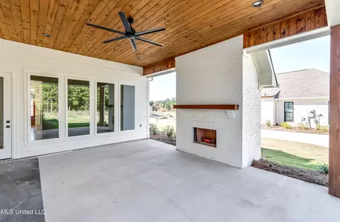 Exterior - 625 Big Valley Loop, Flowood, MS 39232 photo 10 of 11