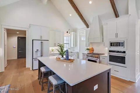 Kitchen - 543 Clark Stables Rd, Brandon, MS 39047 photo 2 of 6