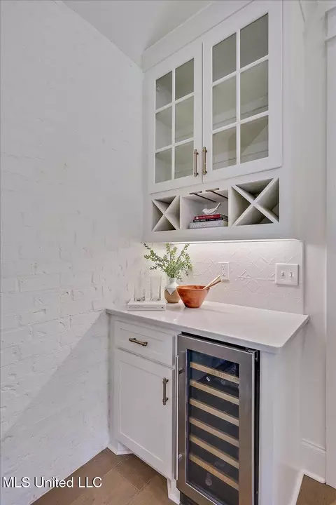 Kitchen - 543 Clark Stables Rd, Brandon, MS 39047 photo 6 of 6