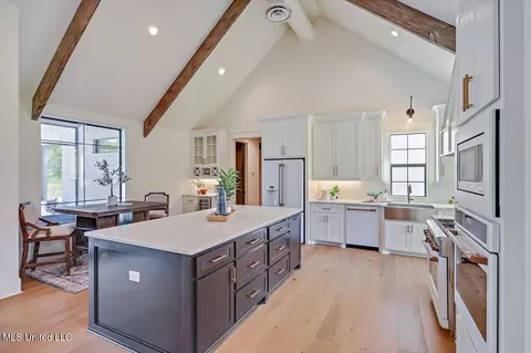 Kitchen - 543 Clark Stables Rd, Brandon, MS 39047 photo 1 of 6