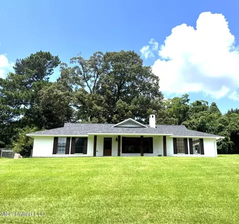 106 Tanglewood Rd, Natchez, MS 39120