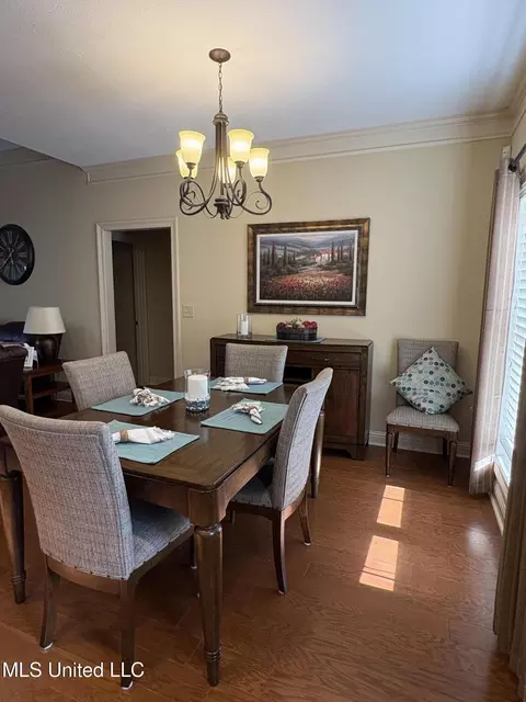 Dining - 624 Westhill Rd, Brandon, MS 39042 photo 3 of 3