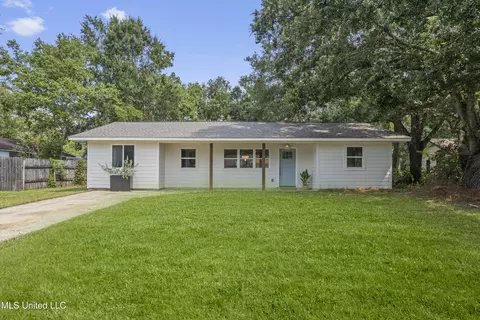 409 Woody Cir, Ocean Springs, MS 39564