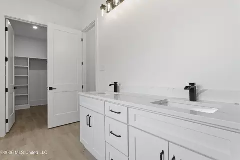 Bath - 4181 Longleaf Pl, Saucier, MS 39574 photo 1 of 2